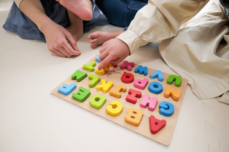 Confira 5 jogos que ajudam no vocabulário infantil
