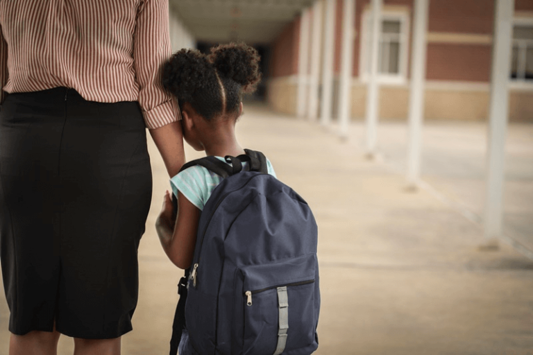 Ansiedade infantil: como lidar com a rotina de uma escola nova?