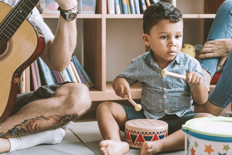 Instrumentos musicais de madeira: como funcionam e quais as vantagens?