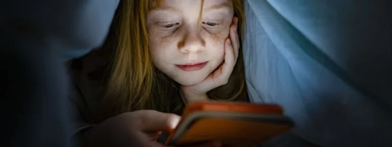 Internet na infância: 5 dicas para manter seu filho seguro