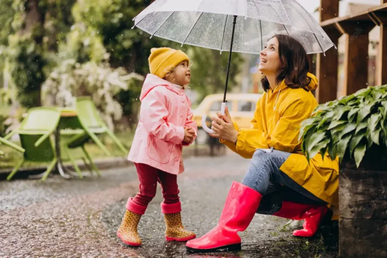 Conheça 5 atividades divertidas para os dias de chuva