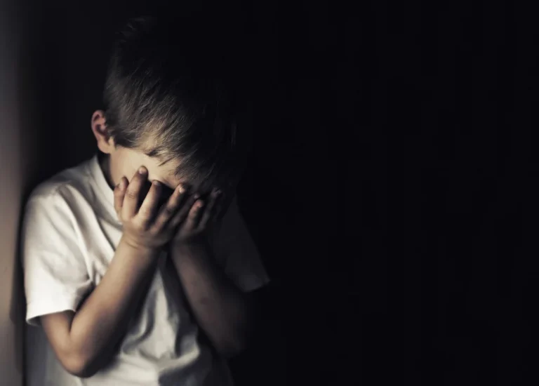 Como abordar temas relacionados ao preconceito com o seu filho