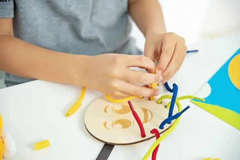 Você já ouviu falar no brinquedo alinhavo?