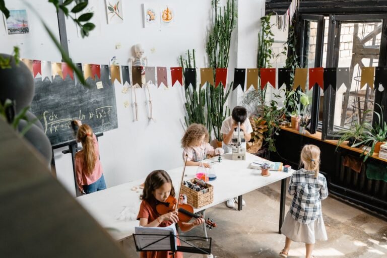 A Jornada do Brincar: Como os Brinquedos Educativos Evoluem com Seu Filho